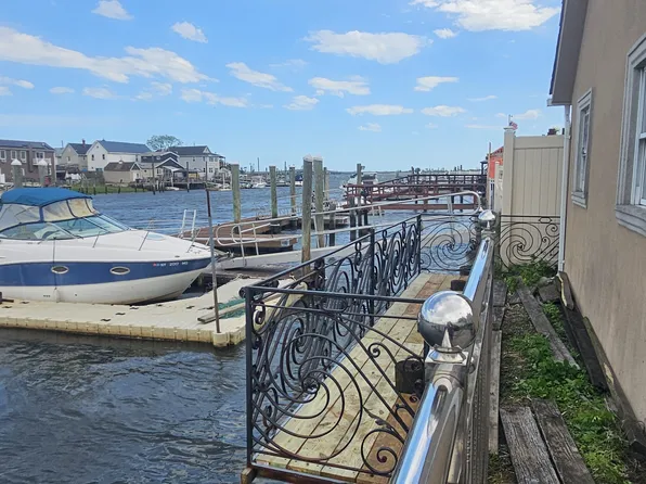 16325 99th St, Howard Beach, NY 11414