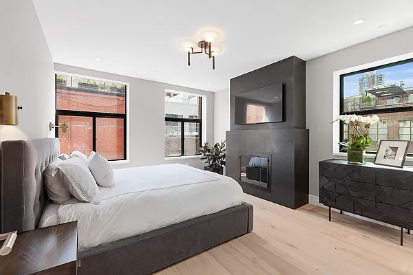 Sold by Douglas Elliman | media 14