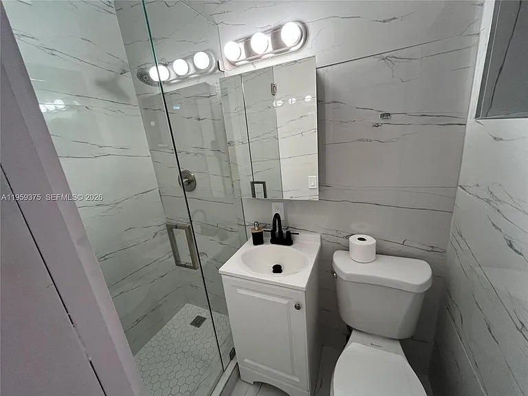 39 SE 7th St #0 — Photo 16