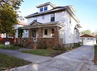 63 W 18th St, Holland, MI 49423