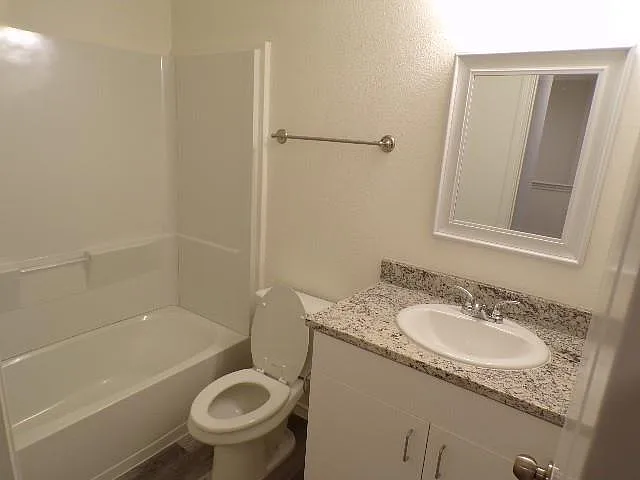 709 S 5th St #1 — Photo 30