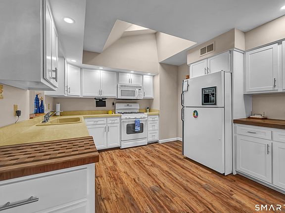 5th image of 80 Perry Drive