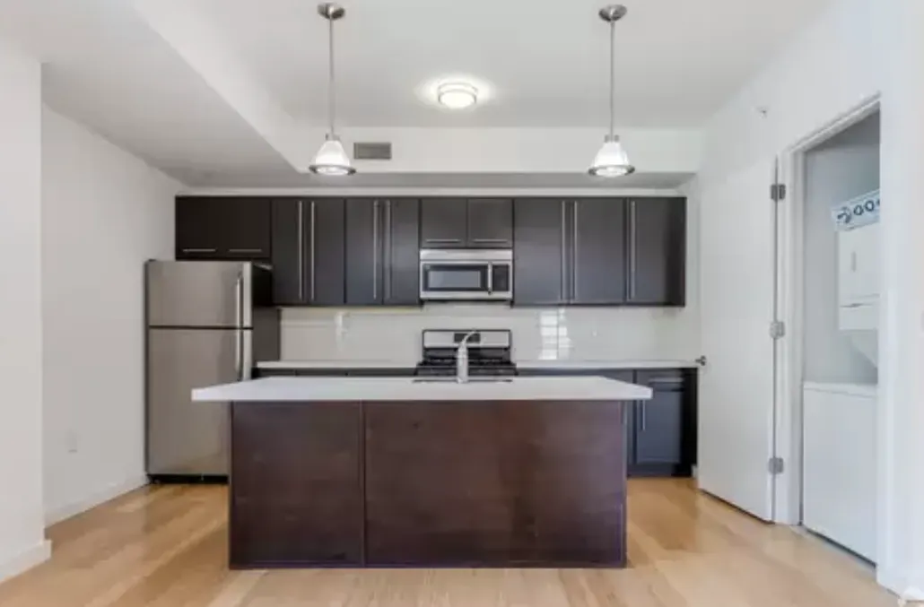 Building Photo - 1200 Bedford St #201