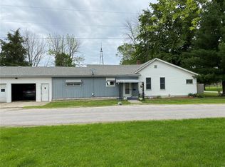 202 N Newton St, Farmersville, IL 62533