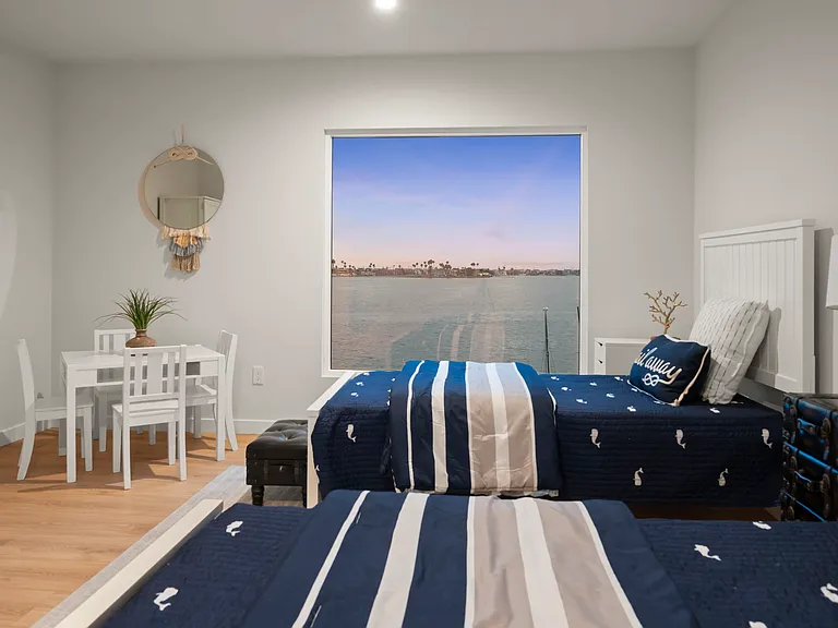 3611 Riviera Dr — Photo 43