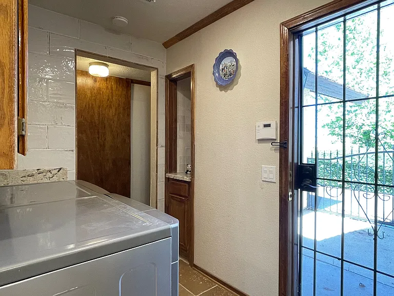 18165 Eucalyptus St #B — Photo 16