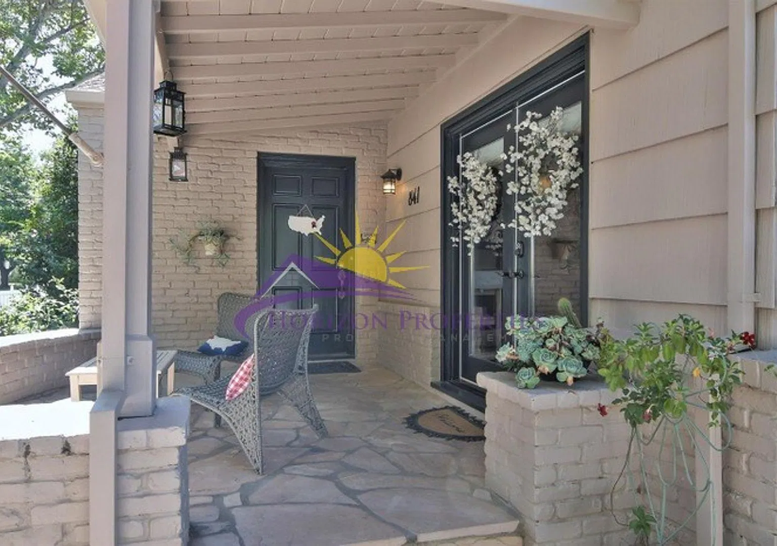 Unique 3 Bed 2 Bath with ADU 1,830sqft+ home in Landpark — Photo 3