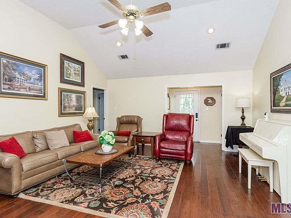 2nd image of 18585 Red Oak Dr