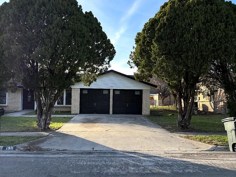 1911 Hill St — Photo 13