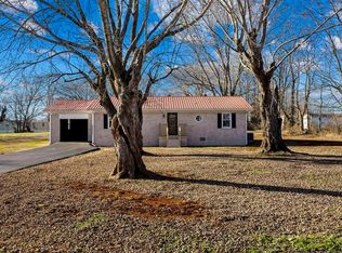 641 Hancock Lake Rd, Russellville, KY 42276