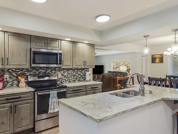 3rd image of 10311 SE Torch Lake Dr