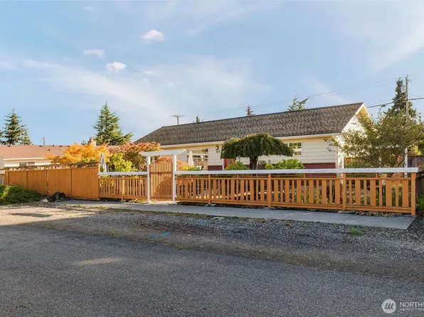 410 N Knapman Avenue, Sequim, WA 98382