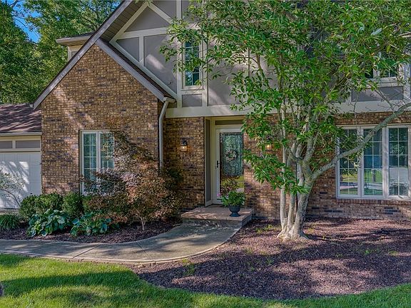 2nd image of 32871 N Burr Oak Dr