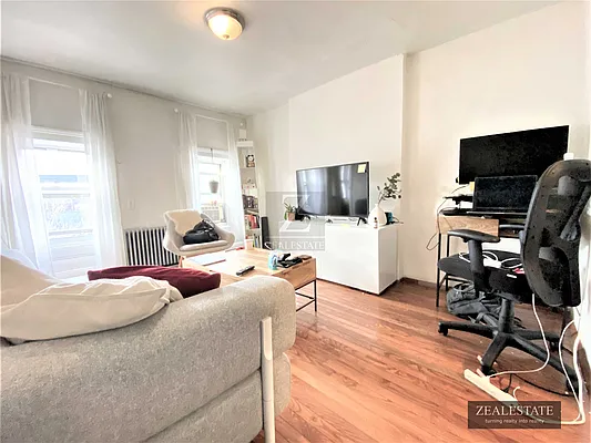 Rented by ZealEstate Group Inc | media 15