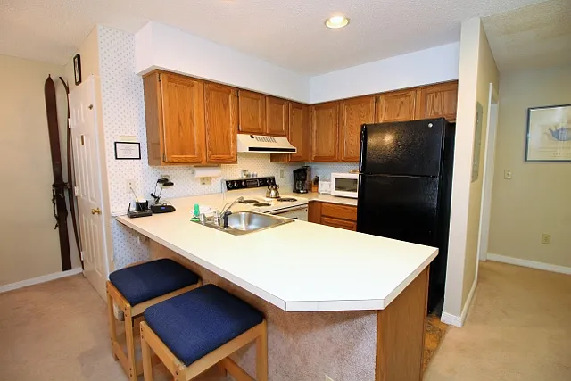61 Alpine Dr #G202 — Photo 1