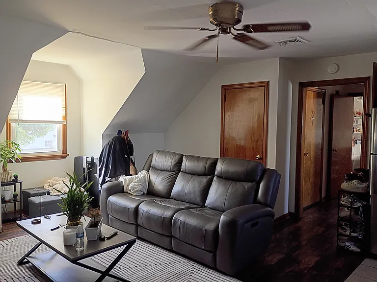 186 Madison St #2 — Photo 3