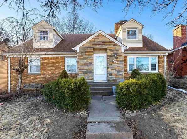 927 W Central Park Ave, Davenport, IA 52804