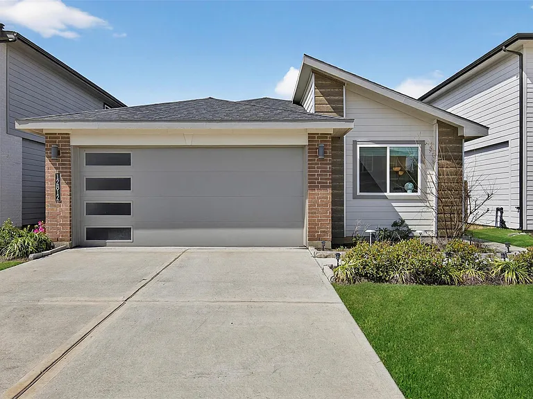 12812 Tokenhouse Ln — Photo 2
