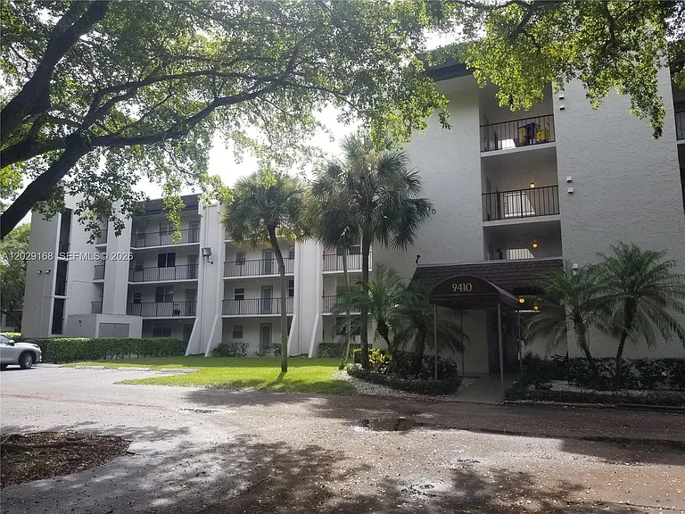 9410 Poinciana Pl #101 — Photo 8