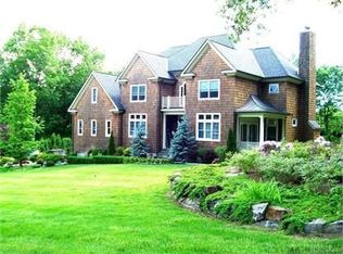 7 Lauro Ridge Ct, Mahopac, NY 10541