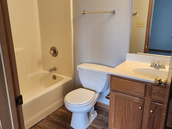 4th image of 209 Dryer Dr