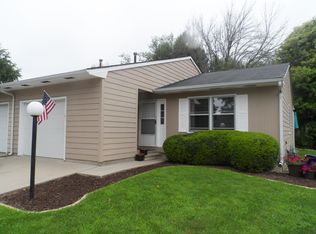 2105 Ivy Ct, Champaign, IL 61821