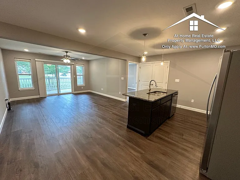 2620 N Bluff St #102 — Photo 9