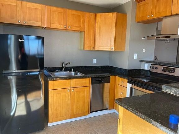 5th image of 646 Corbett Ave #305