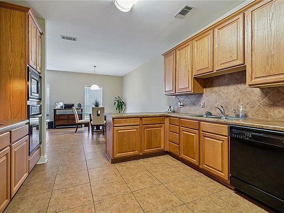 5th image of 39070 Pirogue Ave