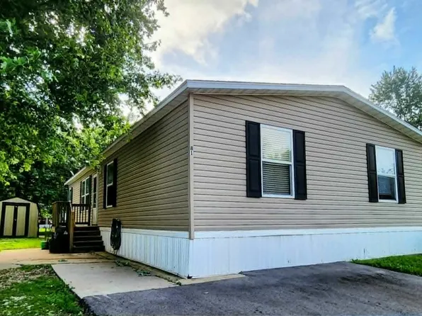 81 Apple Ln, Bourbonnais, IL 60914