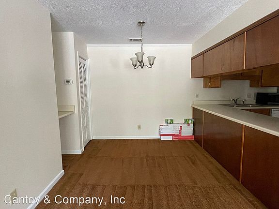 5th image of 100 Brighton Hill Cir Unit G