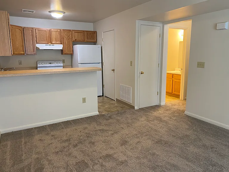 320 Wall St #7 — Photo 2