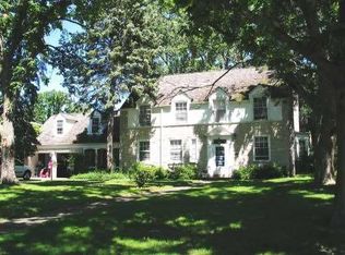 905 Oak Dr, Glencoe, IL 60022