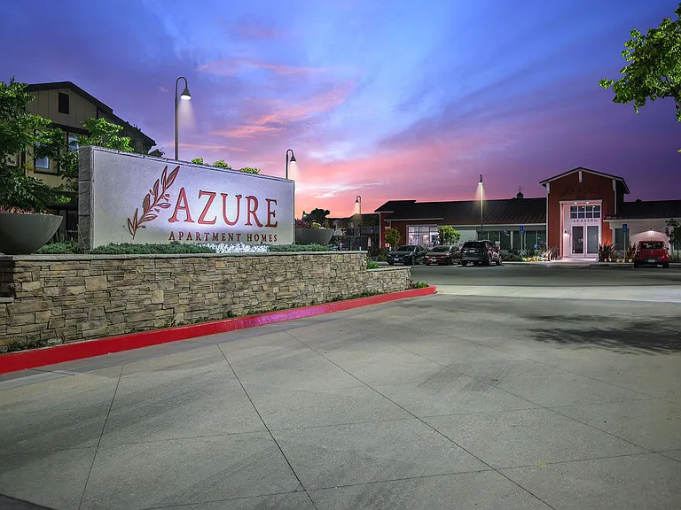 Azure Apartments — Photo 16