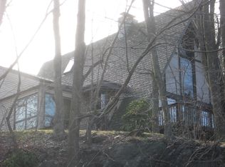 24 Birch Dr, Pleasant Valley, NY 12569