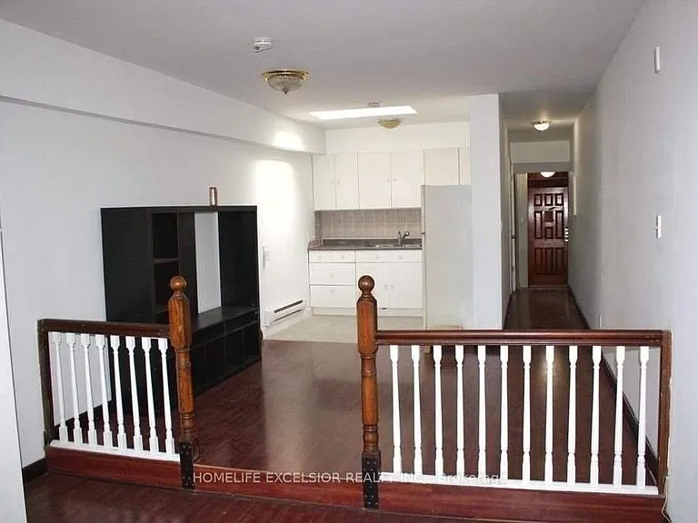 2442 Danforth Ave #2 — Photo 2