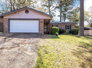 9911 Regent Cir, Little Rock, AR 72204