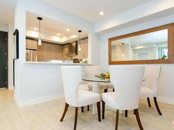 5th image of 5955 Saturn St #403