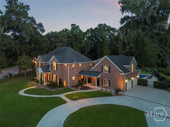 2nd image of 53 Bluff View Drive
