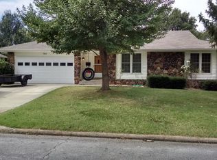 1925 S Westwood Ave, Springfield, MO 65807