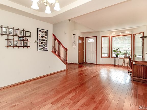 5th image of 15806 15th Avenue Ct E