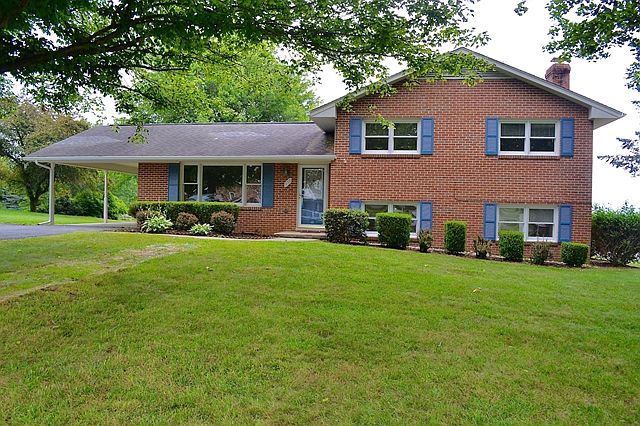 1st image of 550 Sherwood Forest Rd
