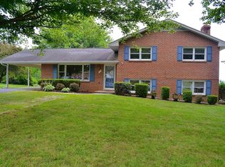 550 Sherwood Forest Rd, Wytheville, VA 24382
