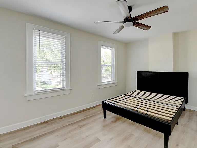 787 E 3rd Ave #1/2 — Photo 4