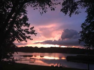 9652 271st Ave, Trevor, WI 53179