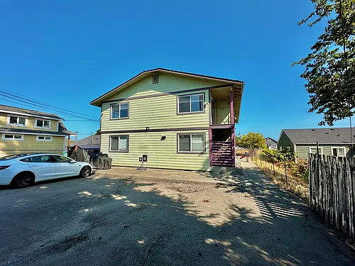 Luminous & Spacious apartments with Private Balcony in Tacoma Photo 1