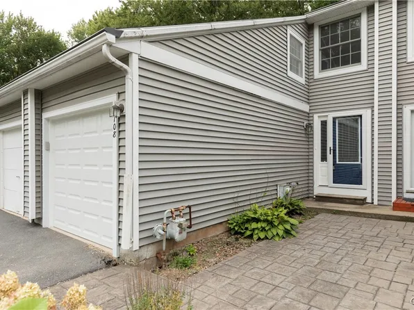 108 Softwind Cir, Baldwinsville, NY 13027