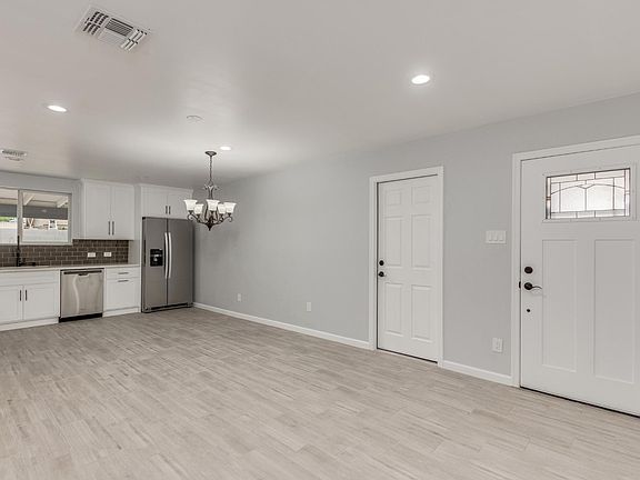4th image of 4434 W Earll Dr