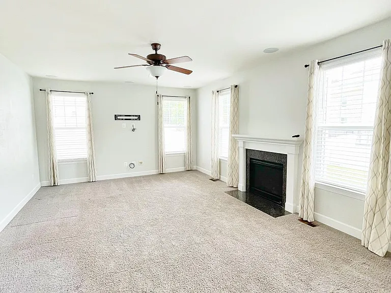 43691 Yulan St — Photo 2