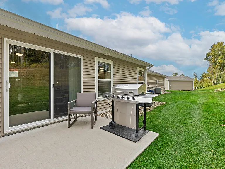 Redwood Merrillville — Photo 24